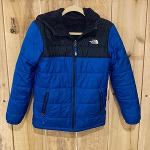 The north face Big Boys Reversible Zip Up Coat/ Hood/ Front Pockets/Large 14/16